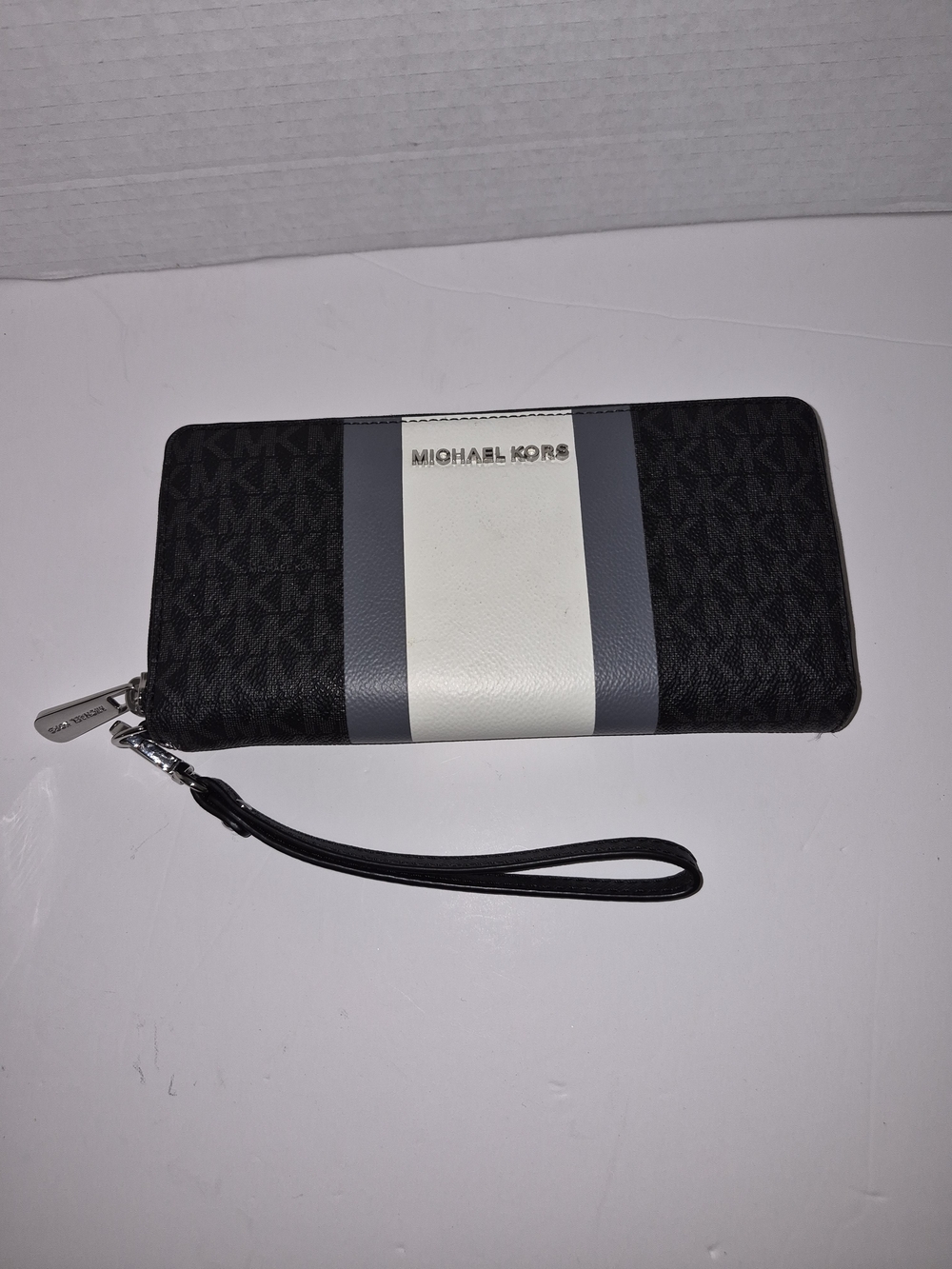 Michael Kors Jet Set signature logo continental wristlet wallet